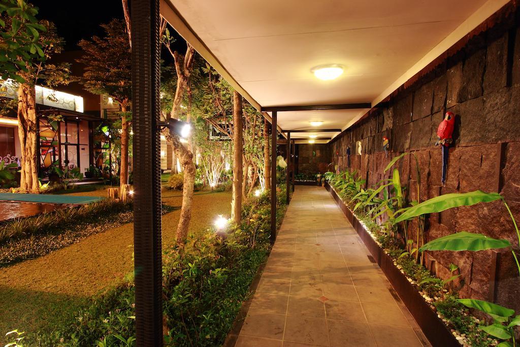 Savita Garden Inn Yogyakarta Exterior foto