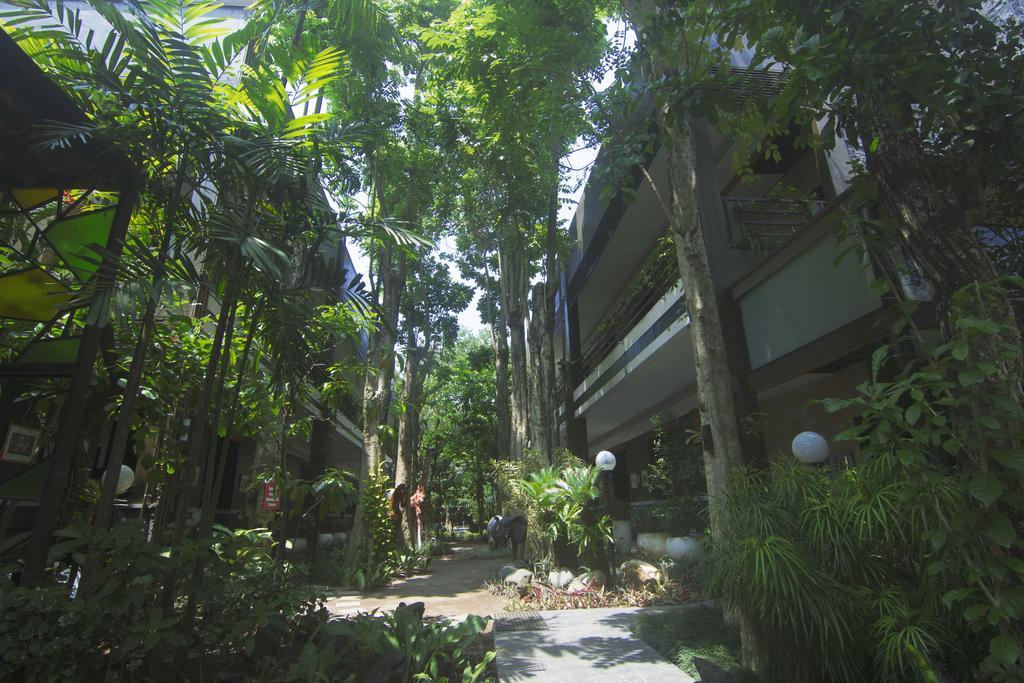 Savita Garden Inn Yogyakarta Exterior foto