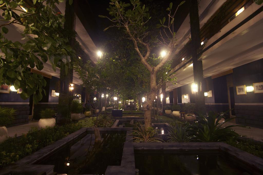 Savita Garden Inn Yogyakarta Exterior foto