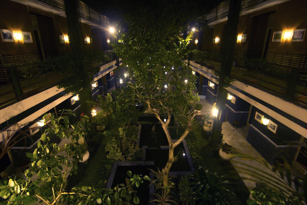 Savita Garden Inn Yogyakarta Exterior foto