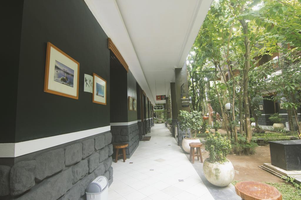 Savita Garden Inn Yogyakarta Exterior foto